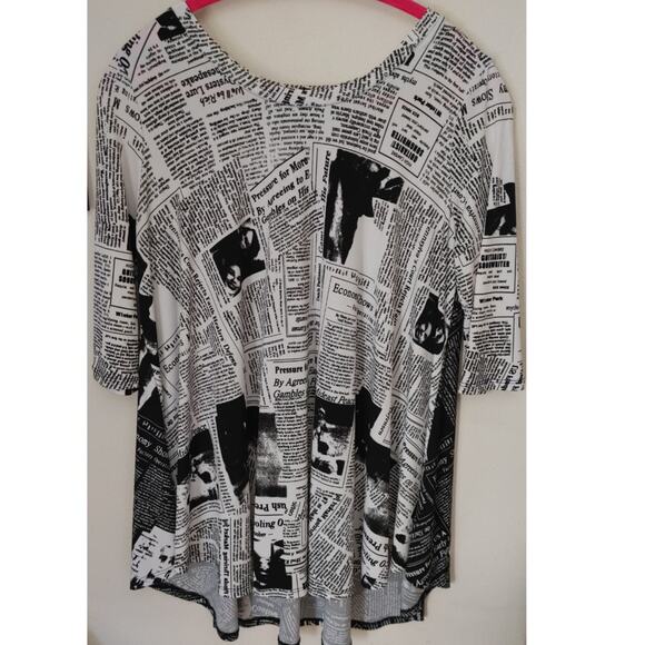 IC by Connie K Top Tunic Asymmetrical Newspaper Print Black White Small - Picture 1 of 5